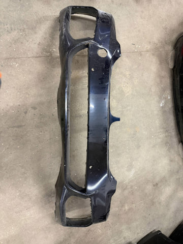 Передний бампер 51118069076 BMW