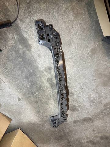 Кронштейн бампера заднего, центральный 51127357144 BMW