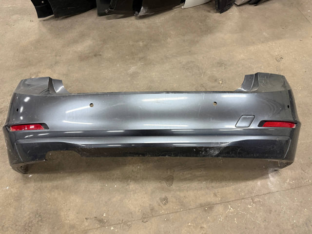 Задний бампер 51127384597 BMW