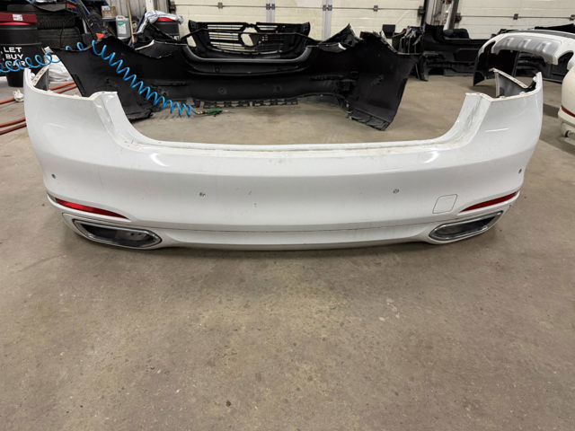 Бампер задний 51127427622 BMW