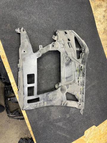 51127427968 BMW Кронштейн бампера заднего правый купить в Чернигов