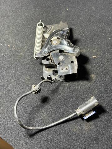 BMW 51237242548 Замок капота левый в наличии Хмельницкий