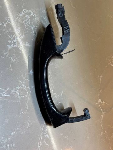 Ручка задней двери наружная 5GM837206A VAG
