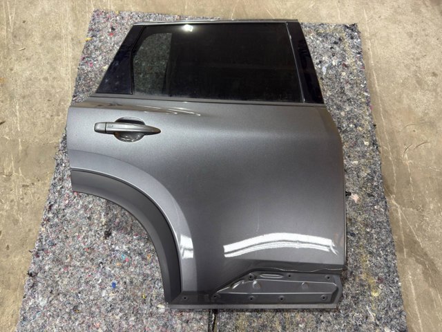 Дверь пассажирская задняя правая 821006RR0B NISSAN