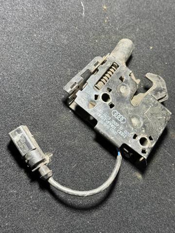 VAG 8W0823509B Замок капота в наличии Чернигов