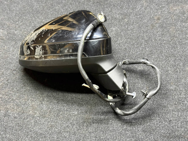 Зеркало наружное правое 8W8857410D9B9 VAG