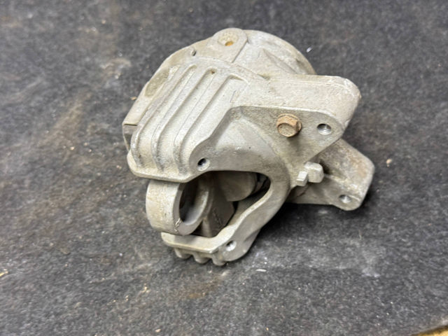 Подушка двигателя 94637505840 PORSCHE
