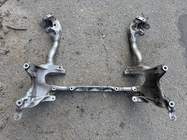 Поперечина передней подвески 95B399315B PORSCHE