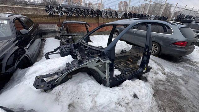 Стойка боковая 95B809021YGRV PORSCHE