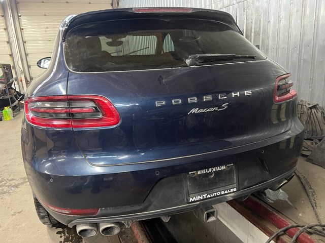 Стекло двери задка 95B845051P PORSCHE