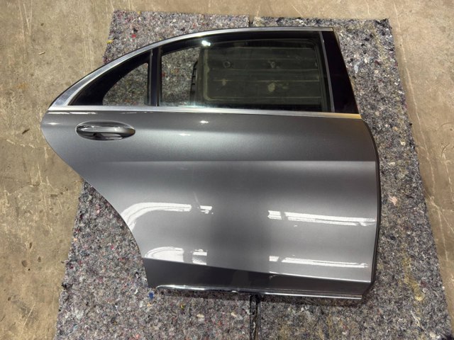 Задняя правая дверь A2227300205 MERCEDES