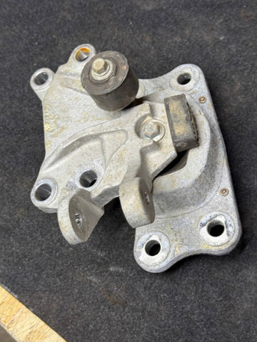 Опора КПП F2GZ6068E FORD