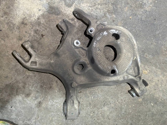 Рычаг задней подвески нижний, левый GS7Z5500P FORD