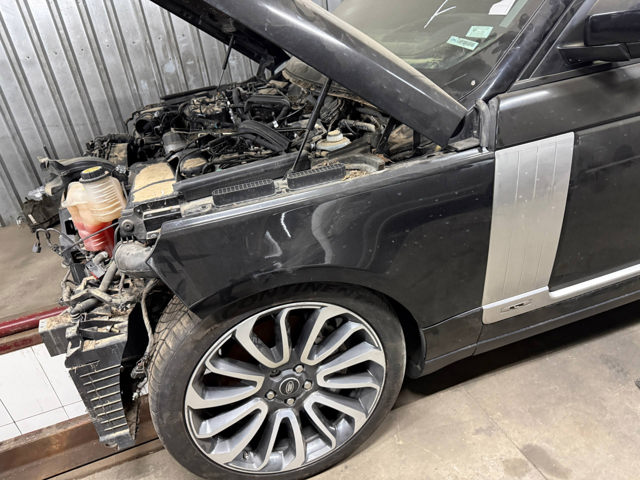 Крыло левое LR061809 LAND ROVER