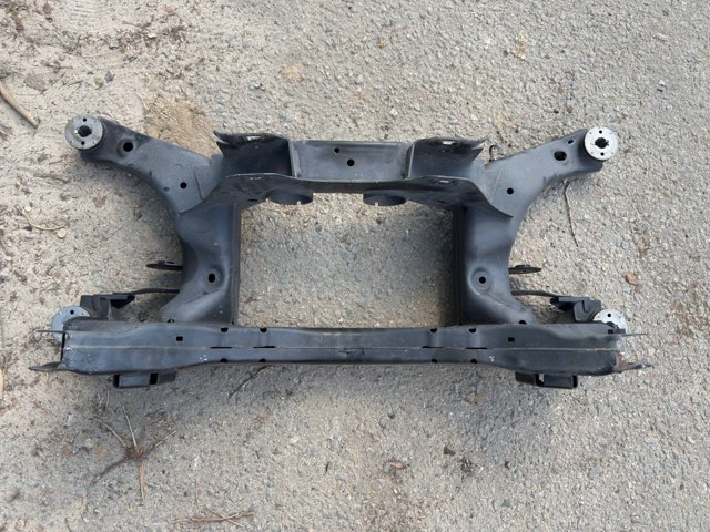 Балка задней подвески поперечная LX6Z5035Z FORD