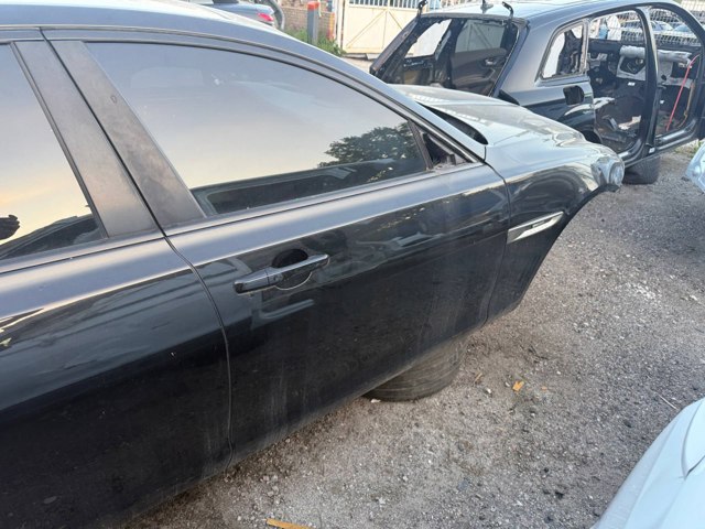 Пассажирская передняя дверь T2H4138 JAGUAR