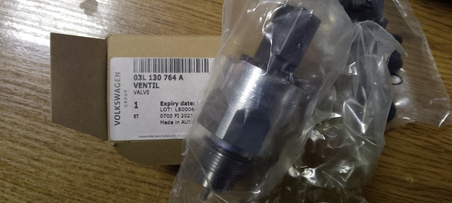 Регулятор давления топлива 03L130764A VAG