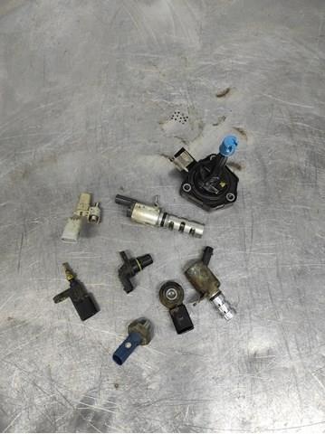 Датчик положения распредвала 04C907601 VAG