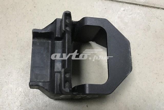 Кронштейн радиатора нижний 17117807184 BMW