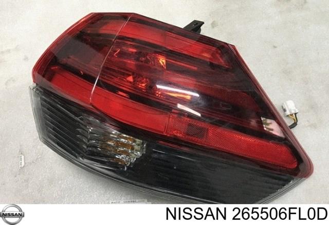 Задний правый внешний фонарь 265506FL0D NISSAN