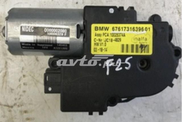 Мотор привода люка 67617316396 BMW