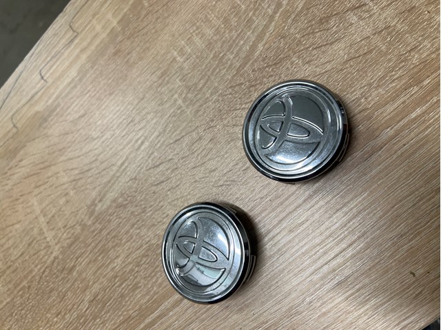 Колпак колесного диска 4260302150 TOYOTA