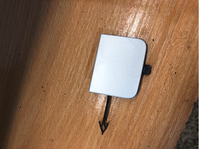 Заглушка бампера буксировочного крюка, задняя 4G9807441D VAG