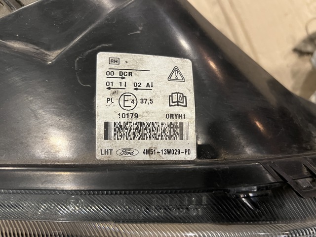 4M5113W029 FORD Правая фара купить в Николаев