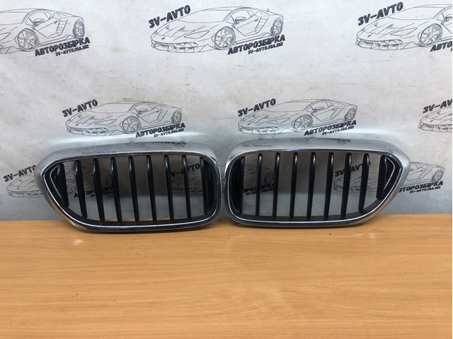 Решетка радиатора правая 51137383520 BMW