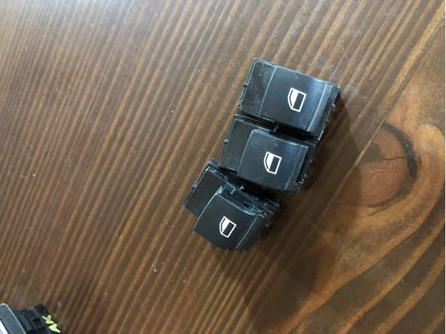 Кнопки переднего правого стеклоподъёмника 9208107 BMW