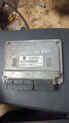 ЭБУ двигателем 03E906033P VAG