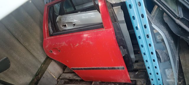 Задняя правая дверь 1U9833056 VAG