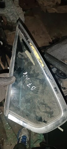 Стекло кузова/багажного отсека, правое 561845298J VAG