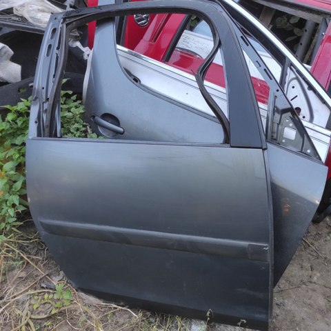 Дверь пассажирская задняя правая 5J7833052 VAG