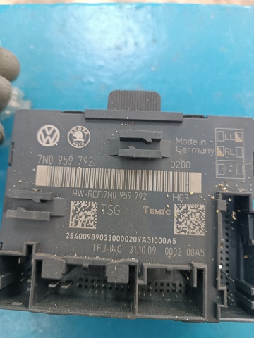 Блок комфорта передней двери 7N0959792 VAG