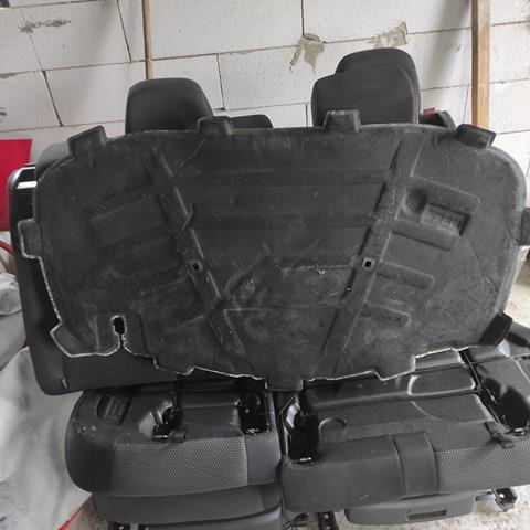 VAG 8V0863825 Шумоизоляция капота в наличии Ужгород