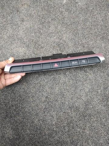 Блок кнопок центральной консоли 8V0925301AK VAG