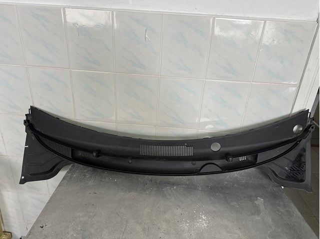 HYUNDAI 86150H8000 Водосток лобового стекла, жабо в наличии Ровно