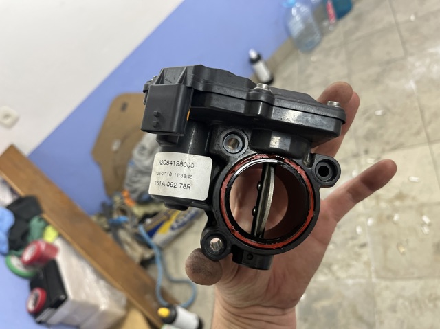 Дроссельная заслонка 161A09278R NISSAN