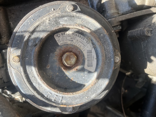 Компрессор хладагента 64529165808 BMW