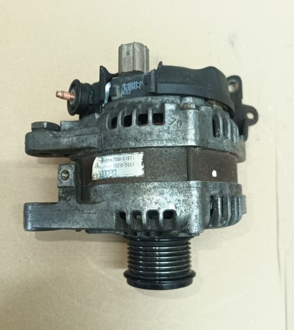 Автомобильный генератор 1042102060 DENSO