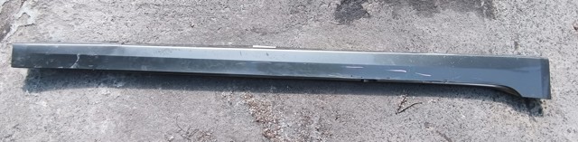 Накладка (молдинг) порога наружная правая 51777387338 BMW