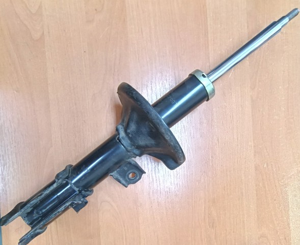 Амортизатор передней подвески правый 546601C200 MANDO