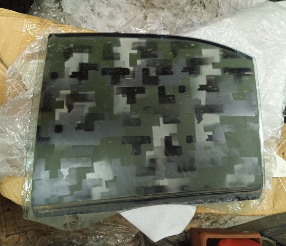 Стекло задней двери, левой 834113E010 HYUNDAI