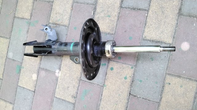 TOYOTA 4852080302 Амортизатор передний левый в наличии Николаев