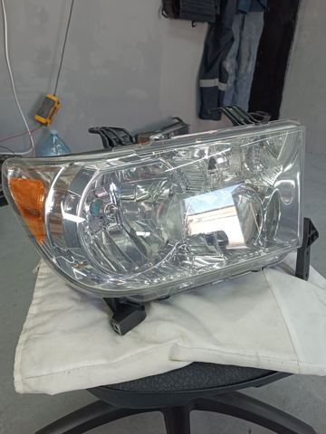 811100C070 TOYOTA Правая фара купить в Чернигов