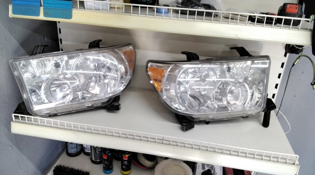 Фара основная правая 811100C070 TOYOTA