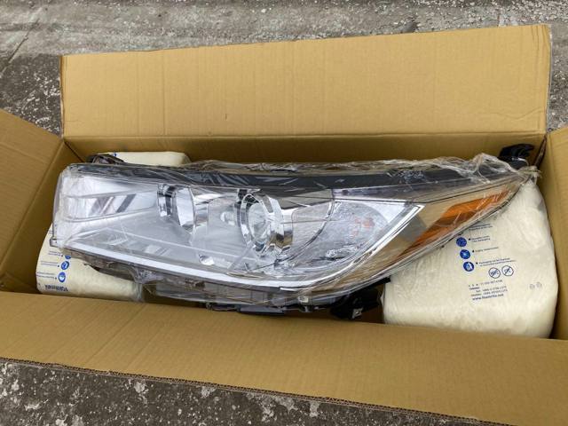 Фара левая 811500E330 TOYOTA