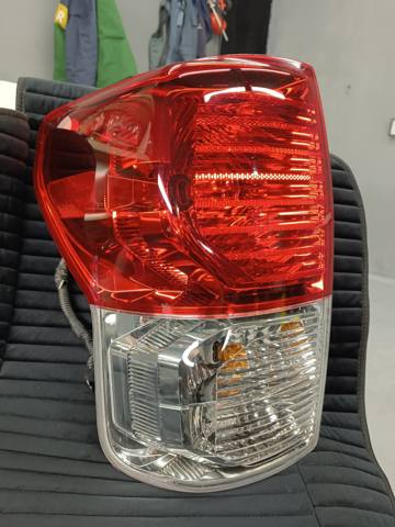 Задний левый стоп 815600C090 TOYOTA