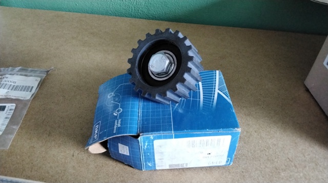 Обводной ролик ремня ГРМ VKM24100 SKF